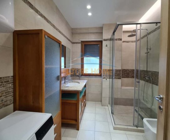 Qera,Apartament 2+1+post parkimi tek Liceu Artistik!