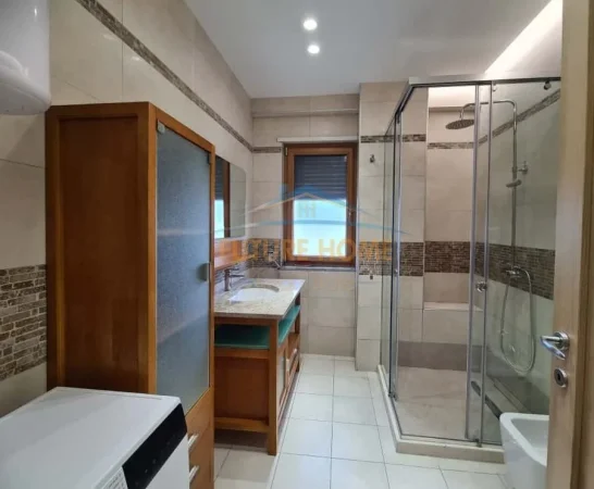 Qera,Apartament 2+1+post parkimi tek Liceu Artistik!