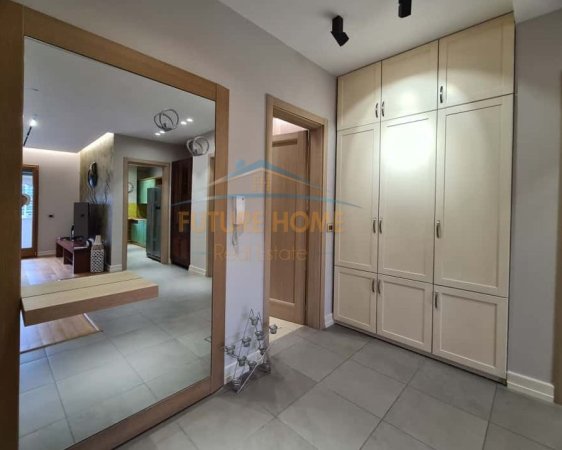 Qera,Apartament 2+1+post parkimi tek Liceu Artistik!