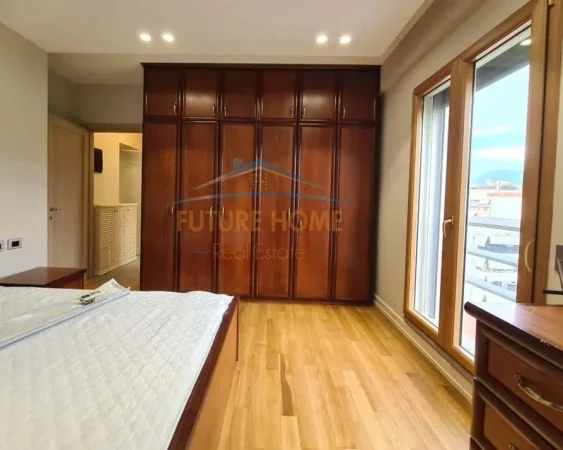 Qera,Apartament 2+1+post parkimi tek Liceu Artistik!