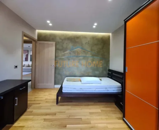 Qera,Apartament 2+1+post parkimi tek Liceu Artistik!