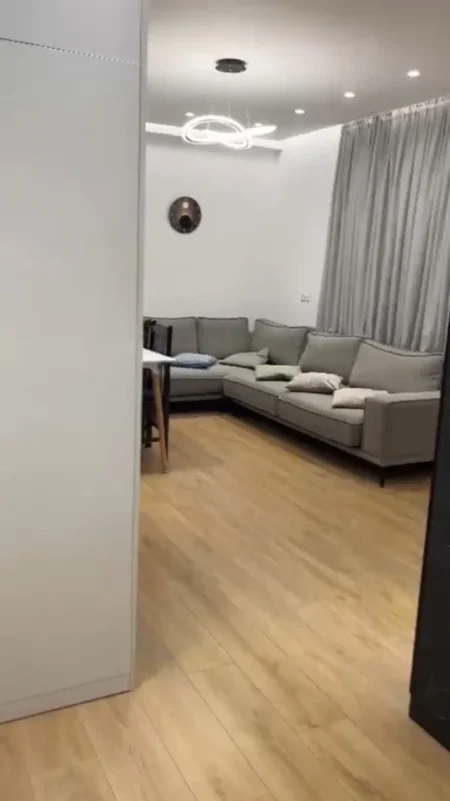 Tirane, jepet me qera apartament 2+1+Ballkon Kati 4, 80 m² 700 € (FUSHA E AVIACIONIT)