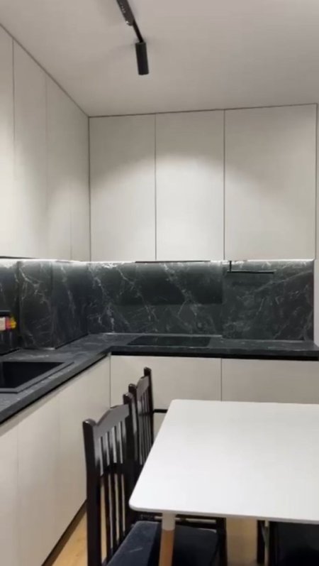 Tirane, jepet me qera apartament 2+1+Ballkon Kati 4, 80 m² 700 € (FUSHA E AVIACIONIT)