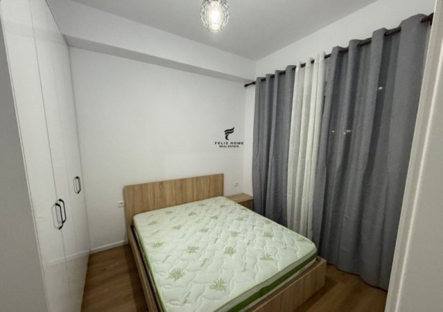 Tirane, jepet me qera 1+1 Kati 1, 75 m² 500 € (ALI DEMI)