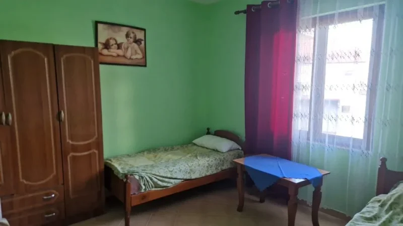 Tirane, jepet me qera apartament 2+1 Kati 2, 110 m² 700 € (RRUGA ELBASANIT)