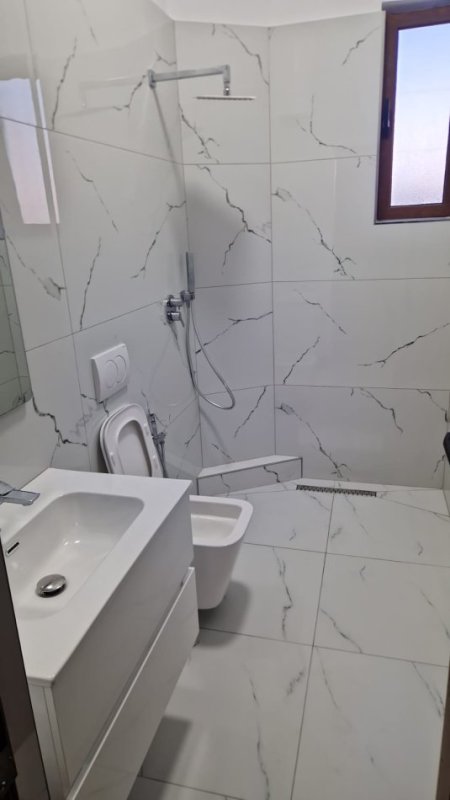 Tirane, jepet me qera apartament 2+1 Kati 2, 110 m² 700 € (RRUGA ELBASANIT)