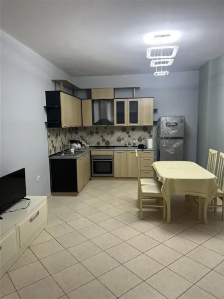 Tirane, jepet me qera apartament 1+1+Ballkon Kati 1, 70 m² 420 € (ASTIR)