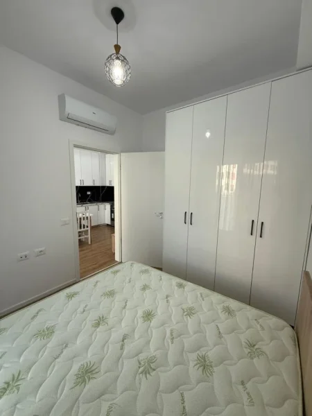 Tirane, jepet me qera apartament 1+1 Kati 1, 55 m² 500 € (Mangalem Ali Dem)