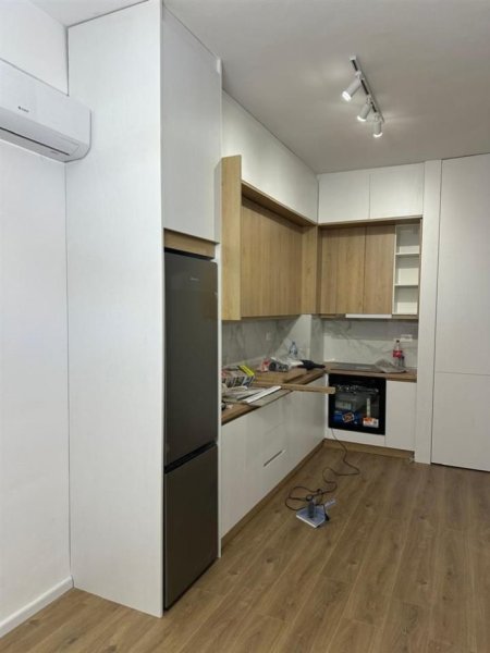 Tirane, jepet me qera apartament 1+1+Ballkon Kati 3, 70 m² 420 € (ALI DEMI)