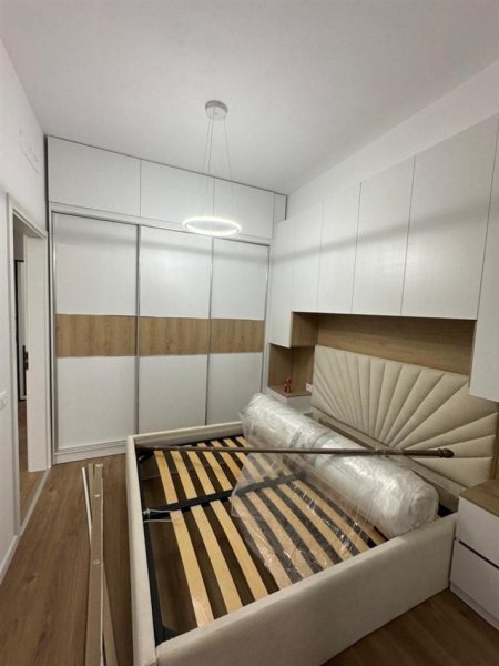 Tirane, jepet me qera apartament 1+1+Ballkon Kati 3, 70 m² 420 € (ALI DEMI)