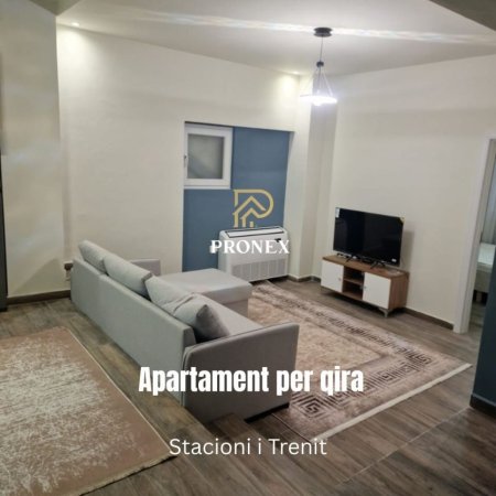 Tirane, jepet me qera apartament 2+1+Ballkon Kati 0, 84 m² 700 € (Stacioni i Trenit)