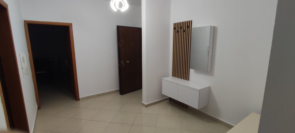 Tirane, jap me qera apartament 2+1+Aneks+Ballkon Kati 3, 95 m² 60.000 Lek