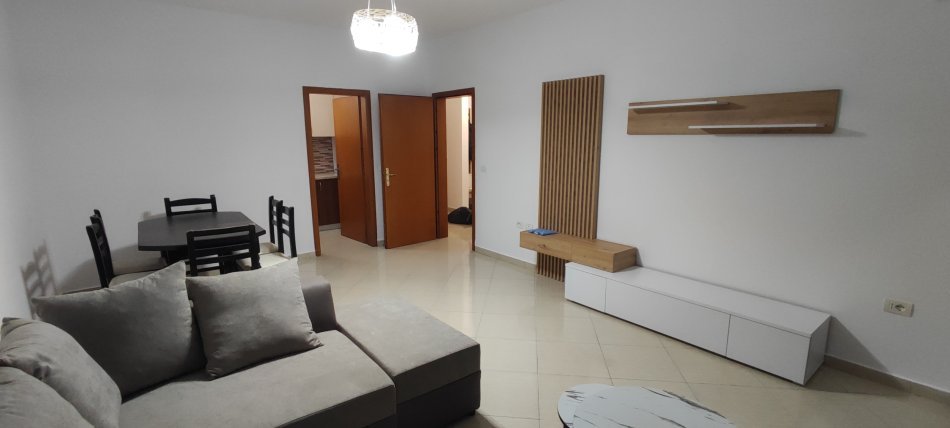 Tirane, jap me qera apartament 2+1+Aneks+Ballkon Kati 3, 95 m² 60.000 Lek