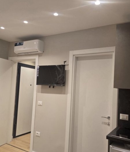 Tirane, jepet me qera apartament Kati 4, 25 m² 400 € (BRRYLI)