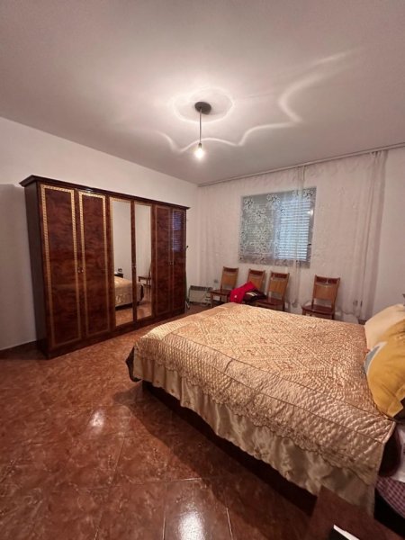 Tirane, shitet shtepi 2 Katshe , 450 m² (Rruga Sabaudin Gabrani)