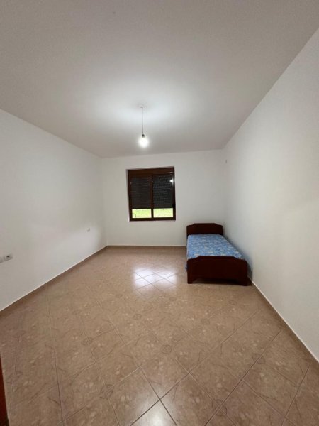 Tirane, shitet shtepi 2 Katshe , 450 m² (Rruga Sabaudin Gabrani)