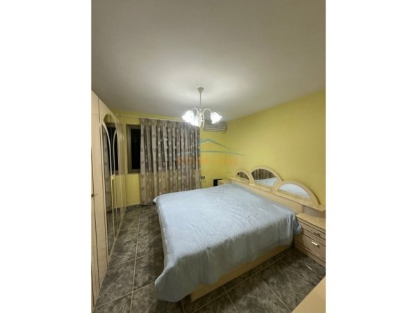 Tirane, jepet me qera apartament 2+1+Ballkon Kati 4, 71 m² 600 € (Shkolla e Kuqe)