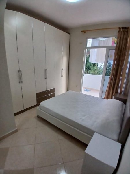 Tirane, jepet me qera apartament 1+1+Aneks+Ballkon Kati 3, 74 m² 380 € (Rruga Muhamed Deliu, Freks.)
