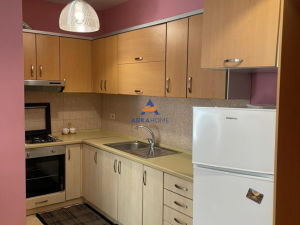 Tirane, jepet me qera apartament 1+1+Ballkon Kati 2, 60 m² 417 € (KODRA E DIELLIT)