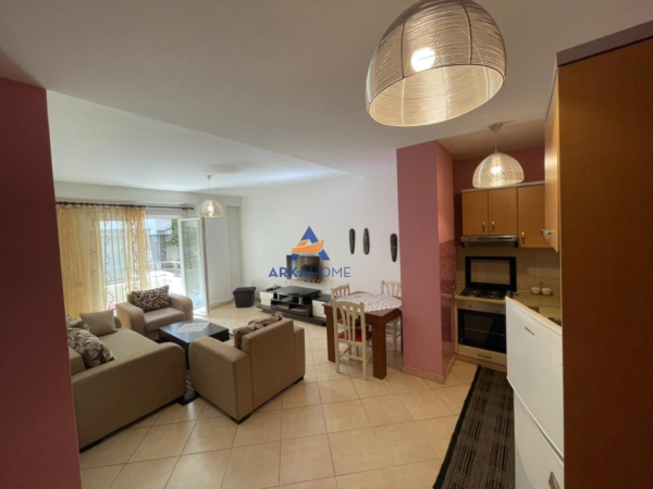 Tirane, jepet me qera apartament 1+1+Ballkon Kati 2, 60 m² 417 € (KODRA E DIELLIT)