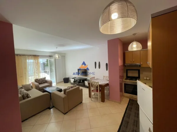 Tirane, jepet me qera apartament 1+1+Ballkon Kati 2, 60 m² 417 € (KODRA E DIELLIT)