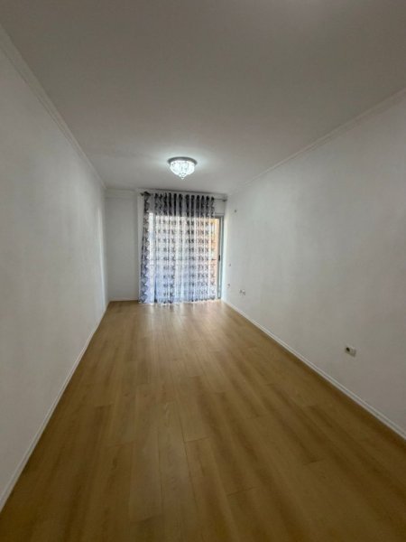 Tirane, shitet apartament 2+1+Ballkon Kati 3, 75 m² 112.000 € 