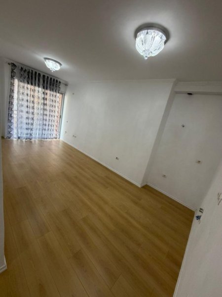 Tirane, shitet apartament 2+1 Kati 3, 75 m² 112.000 € 