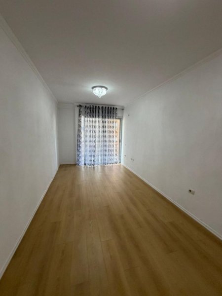 Tirane, shitet apartament 2+1 Kati 3, 75 m² 112.000 € 