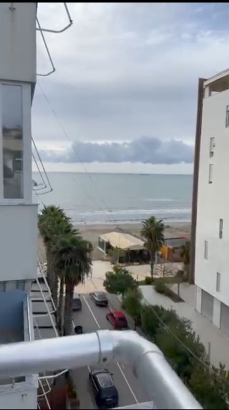 Shes Apartment me pamje anesore nga deti plazh Golem 🌊