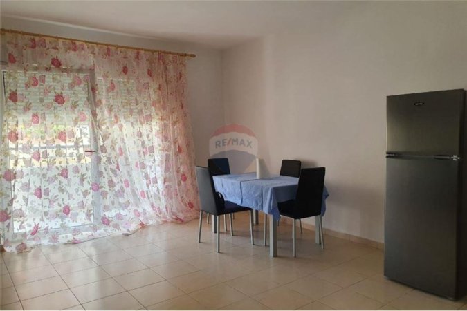 Vlore, jepet me qera apartament 2+1+Ballkon Kati 3, 102 m² 350 € (Blv. Ismail Qemali,Conad, Vlore)