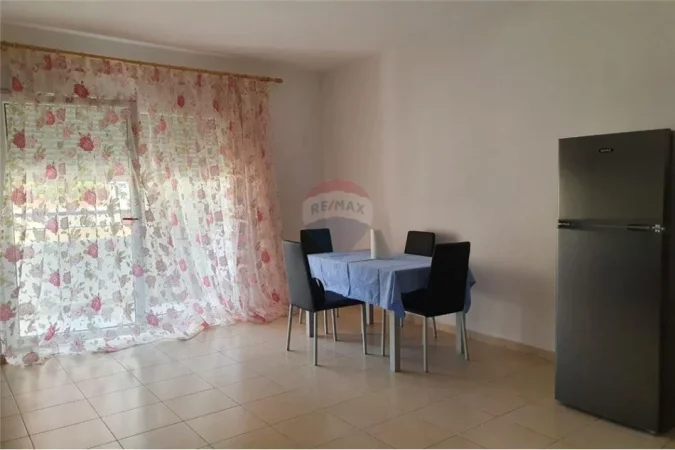 Vlore, jepet me qera apartament 2+1+Ballkon Kati 3, 102 m² 350 € (Blv. Ismail Qemali,Conad, Vlore)