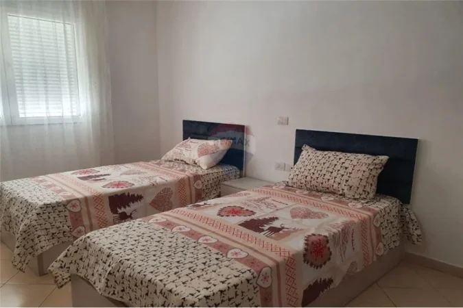 Vlore, jepet me qera apartament 2+1+Ballkon Kati 3, 102 m² 350 € (Blv. Ismail Qemali,Conad, Vlore)
