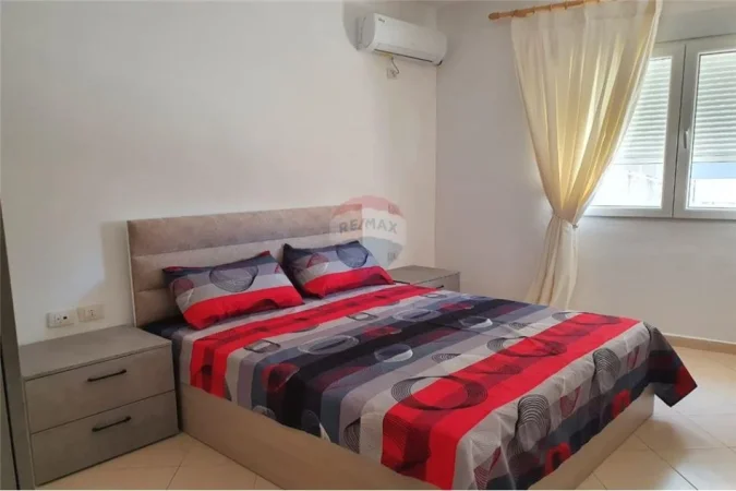 Vlore, jepet me qera apartament 2+1+Ballkon Kati 3, 102 m² 350 € (Blv. Ismail Qemali,Conad, Vlore)