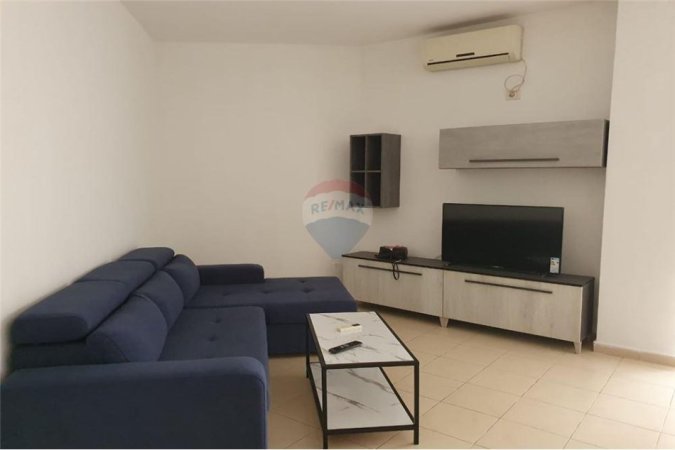 Vlore, jepet me qera apartament 2+1+Ballkon Kati 3, 102 m² 350 € (Blv. Ismail Qemali,Conad, Vlore)
