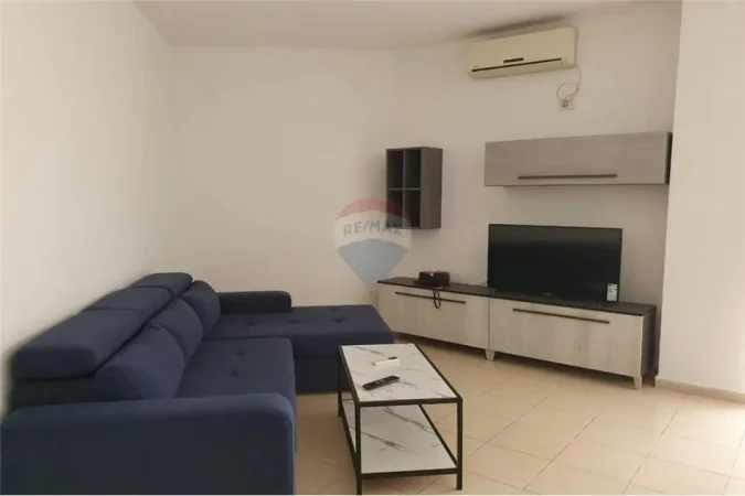Vlore, jepet me qera apartament 2+1+Ballkon Kati 3, 102 m² 350 € (Blv. Ismail Qemali,Conad, Vlore)