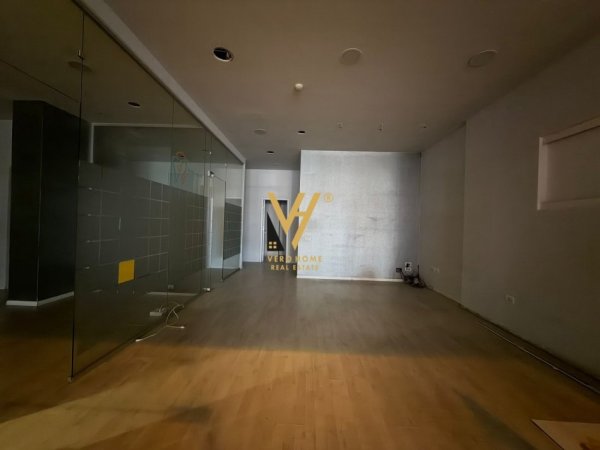 Tirane, jepet me qera dyqan Kati 0, 100 m² 1.300 € (KOPSHTI ZOOLOGJIK)