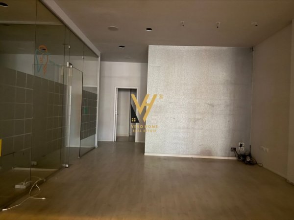 Tirane, jepet me qera dyqan Kati 0, 100 m² 1.300 € (KOPSHTI ZOOLOGJIK)