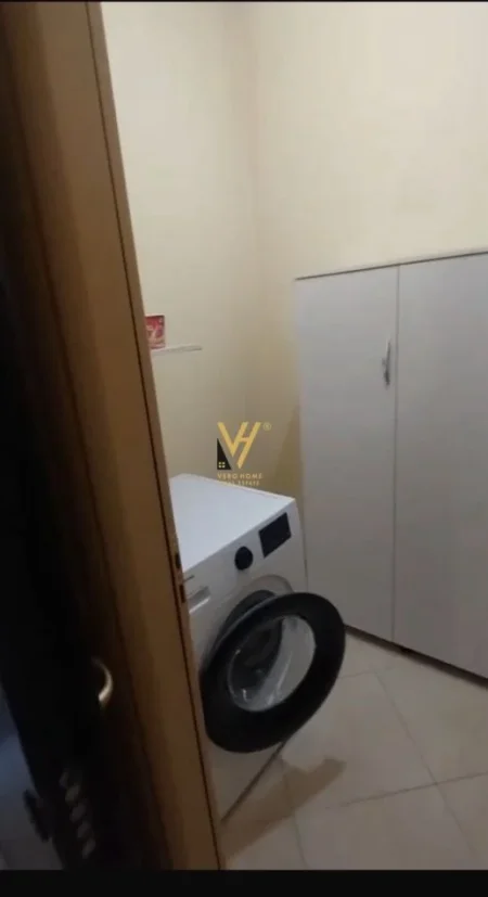 Tirane, jepet me qera apartament 2+1+Ballkon Kati 8, 85 m² 500 € (ASTIR)