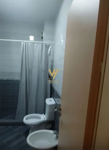 Tirane, jepet me qera apartament 2+1+Ballkon Kati 8, 85 m² 500 € (ASTIR)