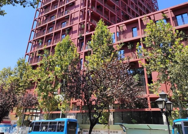 Tirane, jepet me qera ambjent biznesi Kati 1, 111 m² 1.500 € (Rruga e Kavajes, 21 Dhjetori, Garden Building)