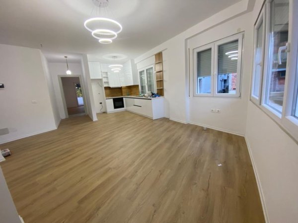 Tirane, jepet me qera apartament 2+1 Kati 4, 115 m² 500 € (Kopshti Botanik)