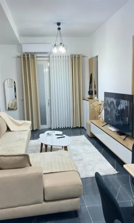 Tirane, jepet me qera apartament 1+1+Ballkon Kati 1, 52 m² 400 € (Kompleksi Mangalem, Ali Demi)