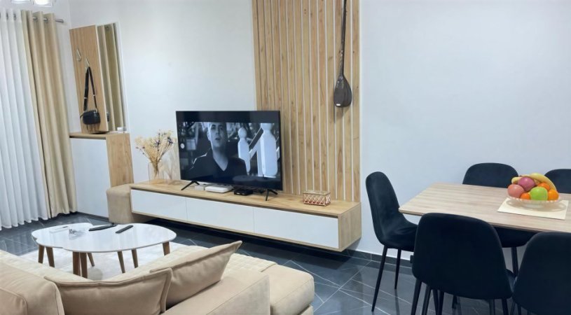 Tirane, jepet me qera apartament 1+1+Ballkon Kati 1, 52 m² 400 € (Kompleksi Mangalem, Ali Demi)