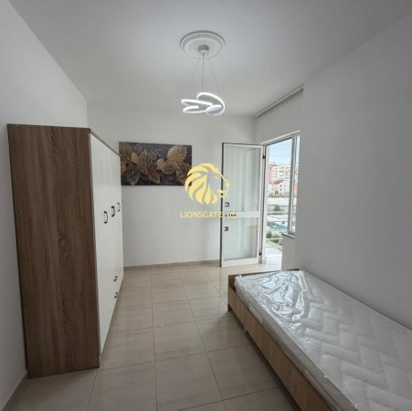 Tirane, jepet me qera apartament 2+1+Ballkon , 75 m² 450 € 