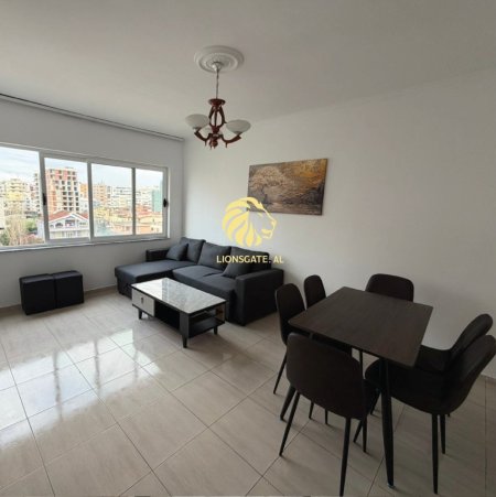 Tirane, jepet me qera apartament 2+1+Ballkon , 75 m² 450 € 