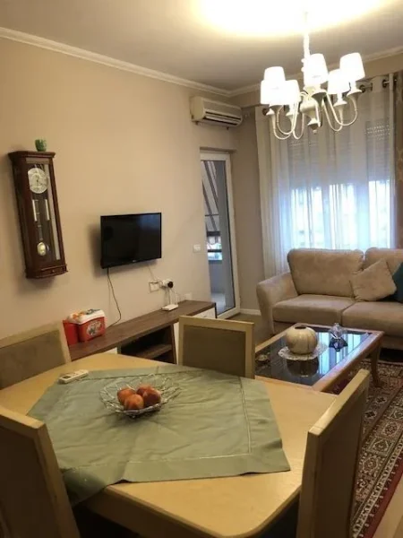 Tirane, jepet me qera apartament 1+1+Aneks+Ballkon Kati 4, 65 m² 370 € (Misto Mame "rr Thoma Gaxhaj)