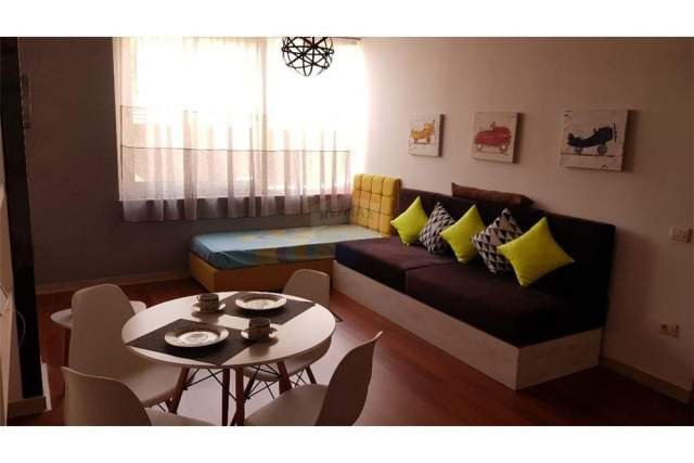 Tirane, jepet me qera apartament 1+1 Kati 3, 73 m² 450 Euro (Pazari ri)