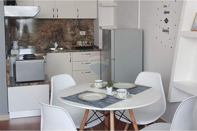 Tirane, jepet me qera apartament 1+1 Kati 3, 73 m² 450 Euro (Pazari ri)