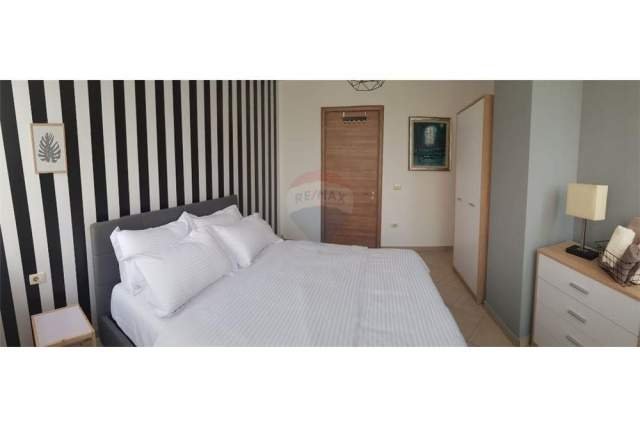Tirane, jepet me qera apartament 1+1 Kati 3, 73 m² 450 Euro (Pazari ri)
