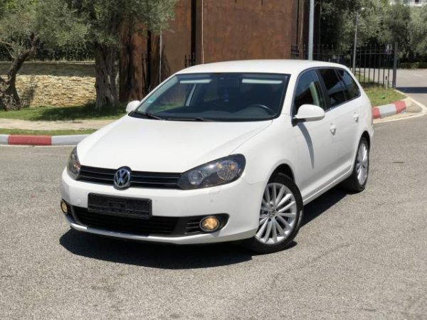 Tirane,  Volkswagen Golf VI Viti 2011,